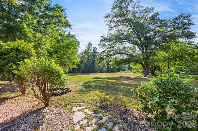 1206 South Point Road, Belmont, NC 28012