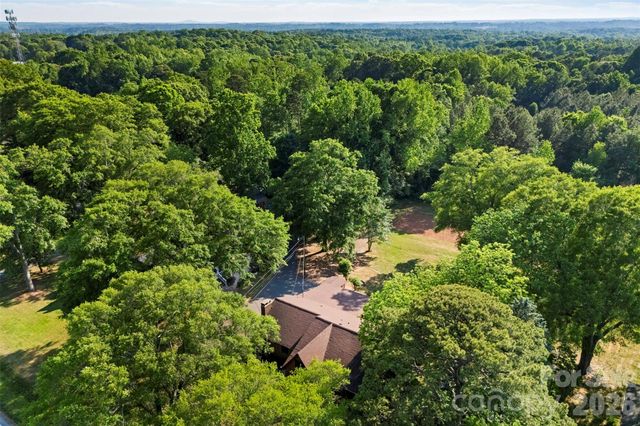 1206 South Point Road, Belmont, NC 28012