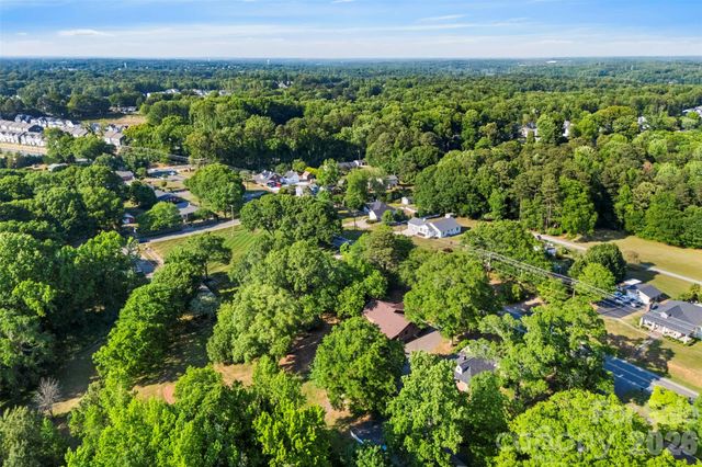 1206 South Point Road, Belmont, NC 28012