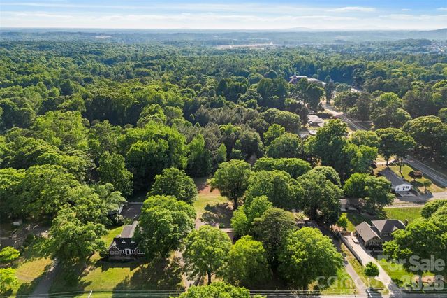 1206 South Point Road, Belmont, NC 28012