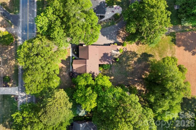 1206 South Point Road, Belmont, NC 28012