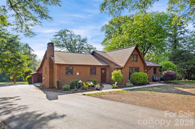 1206 South Point Road, Belmont, NC 28012