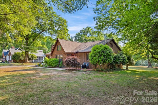 1206 South Point Road, Belmont, NC 28012