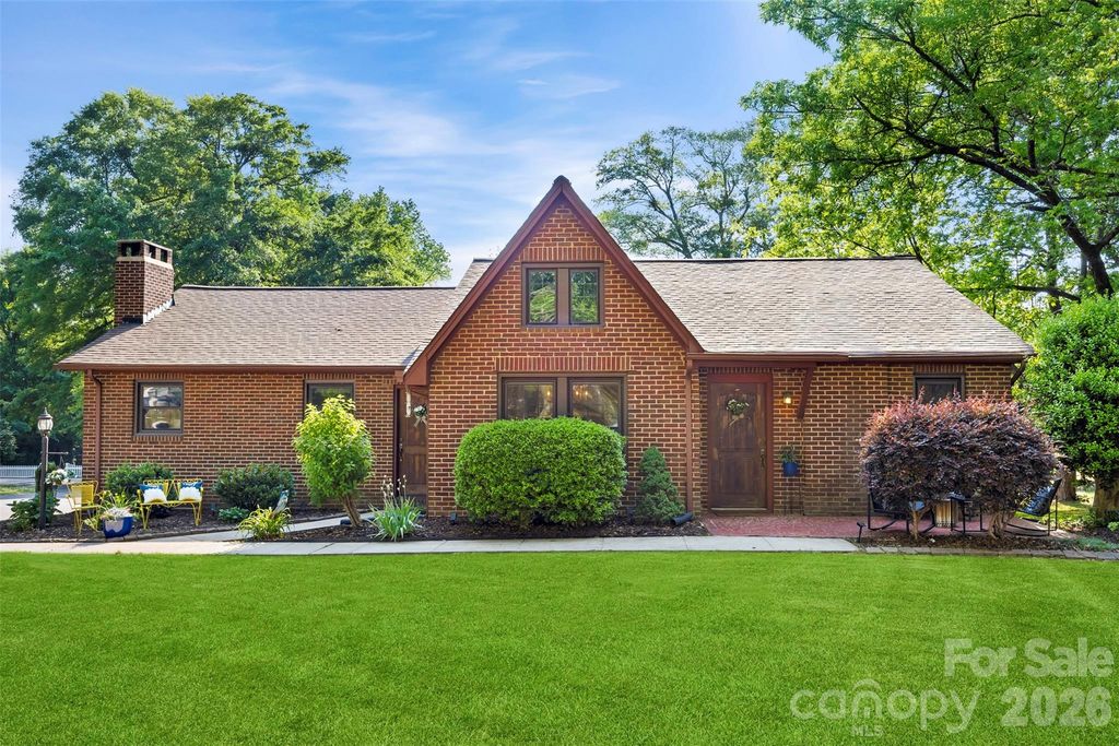 1206 South Point Road, Belmont, NC 28012