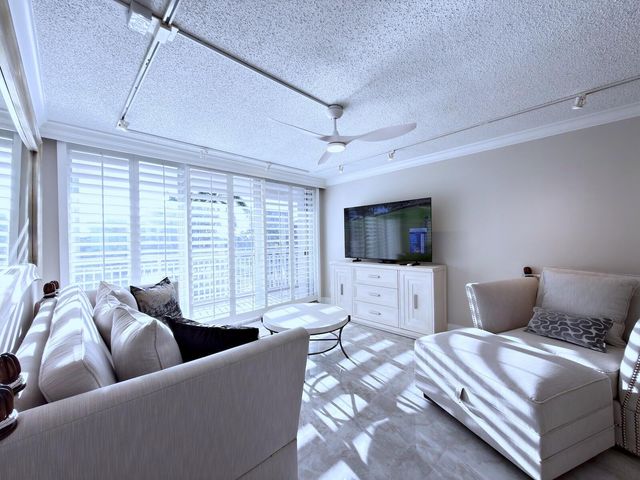 3546 S Ocean Boulevard 316, South Palm Beach, FL 33480