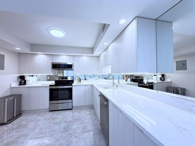 3546 S Ocean Boulevard 316, South Palm Beach, FL 33480