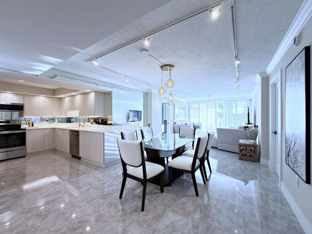 3546 S Ocean Boulevard 316, South Palm Beach, FL 33480