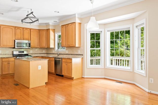 2202 SARAH WOODS CT, Vienna, VA 22182