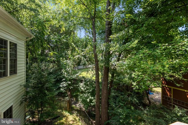 2202 SARAH WOODS CT, Vienna, VA 22182