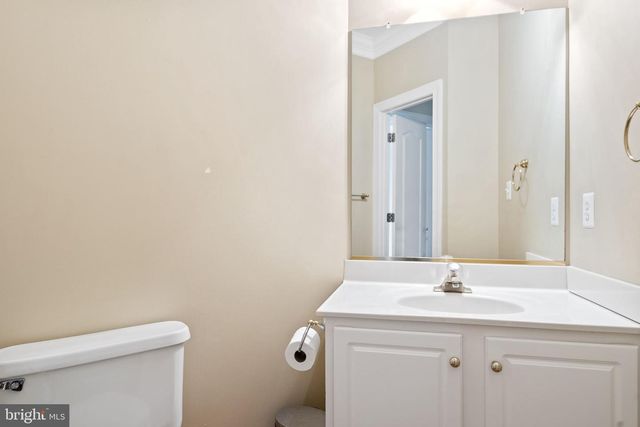 2202 SARAH WOODS CT, Vienna, VA 22182