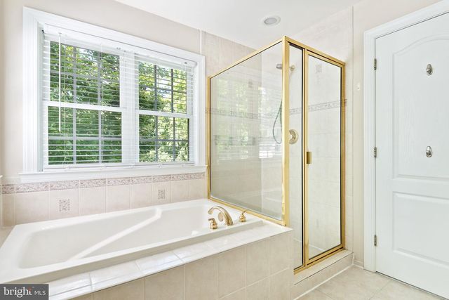 2202 SARAH WOODS CT, Vienna, VA 22182