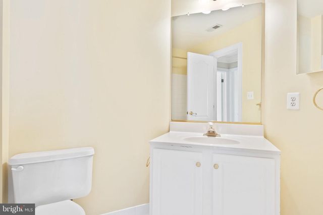 2202 SARAH WOODS CT, Vienna, VA 22182