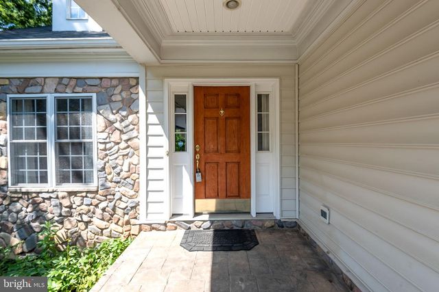 2202 SARAH WOODS CT, Vienna, VA 22182