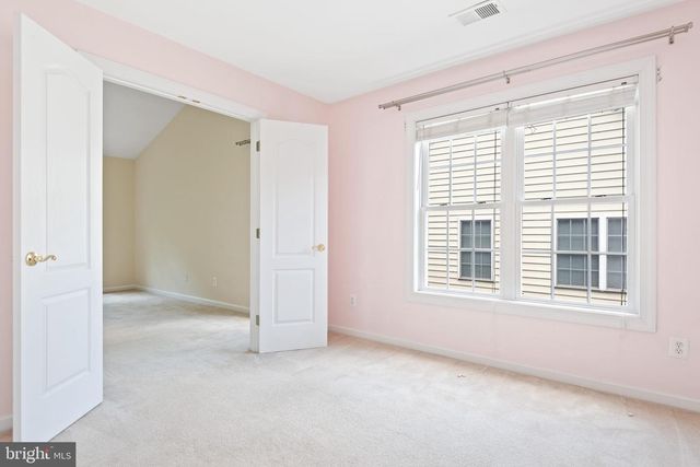 2202 SARAH WOODS CT, Vienna, VA 22182
