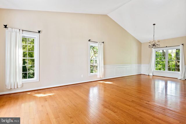 2202 SARAH WOODS CT, Vienna, VA 22182