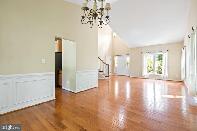 2202 SARAH WOODS CT, Vienna, VA 22182