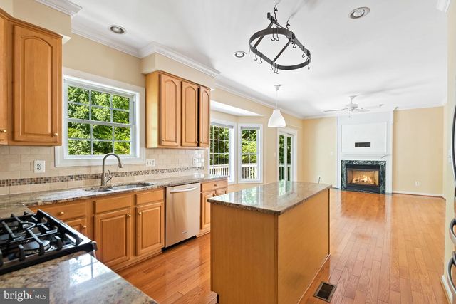 2202 SARAH WOODS CT, Vienna, VA 22182