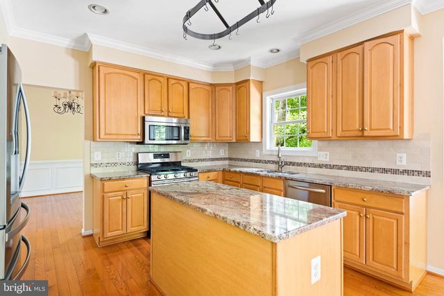 2202 SARAH WOODS CT, Vienna, VA 22182