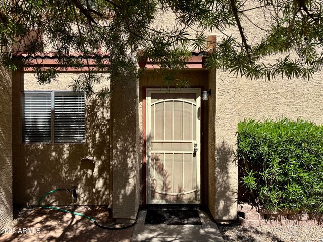 4213 W CALAVAR Road, Phoenix, AZ 85053