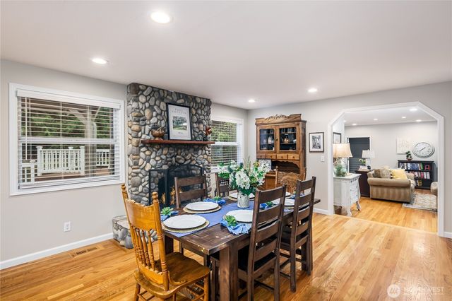 703 245th Place NE, Sammamish, WA 98074