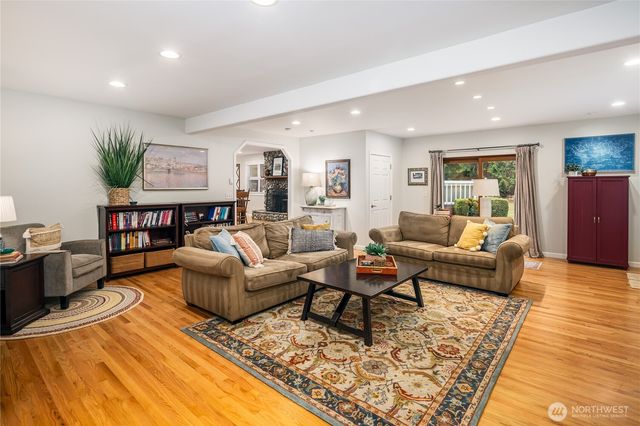 703 245th Place NE, Sammamish, WA 98074