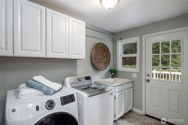 703 245th Place NE, Sammamish, WA 98074