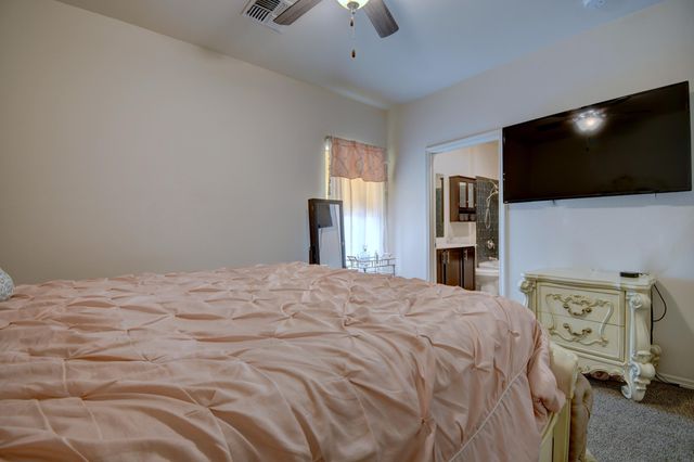 1330 Tierra Verde Loop NW, Los Lunas, NM 87031