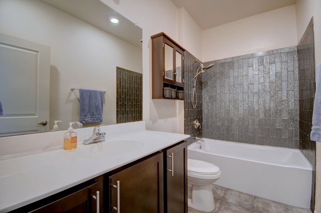 1330 Tierra Verde Loop NW, Los Lunas, NM 87031