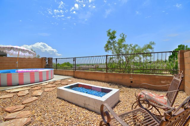 1330 Tierra Verde Loop NW, Los Lunas, NM 87031