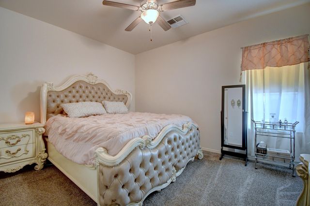 1330 Tierra Verde Loop NW, Los Lunas, NM 87031