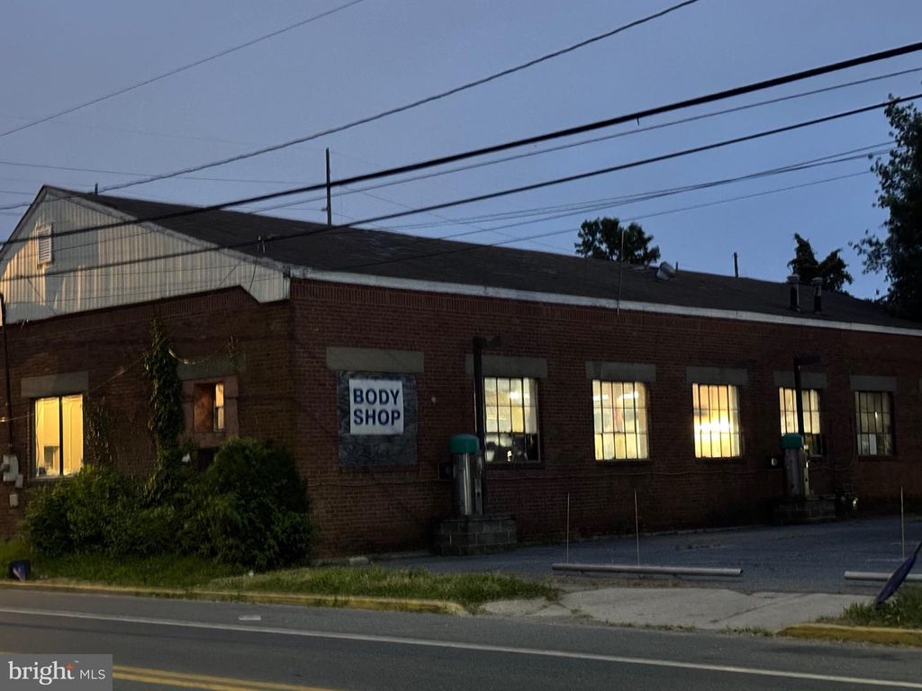 622 W DIVISION ST, Dover, DE 19904