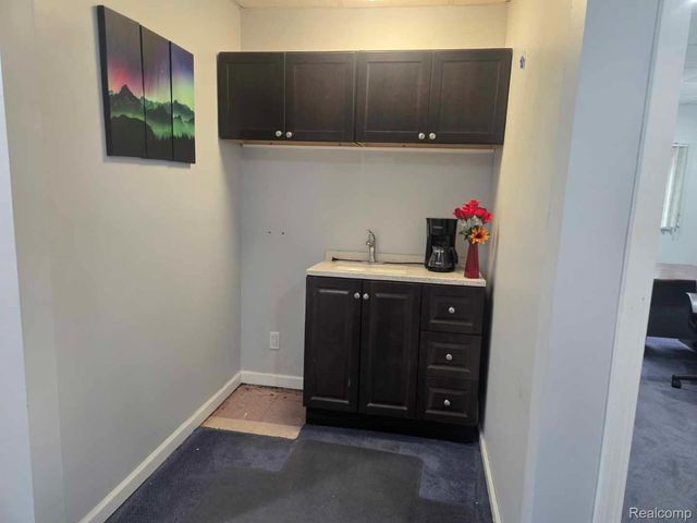 24306 Eureka Road, Taylor, MI 48180
