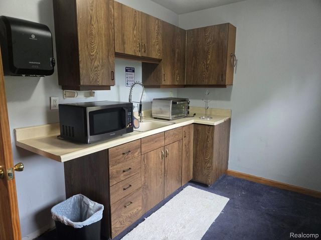 24306 Eureka Road, Taylor, MI 48180
