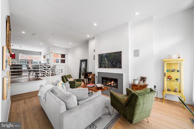 114 BAINBRIDGE ST, Philadelphia, PA 19147