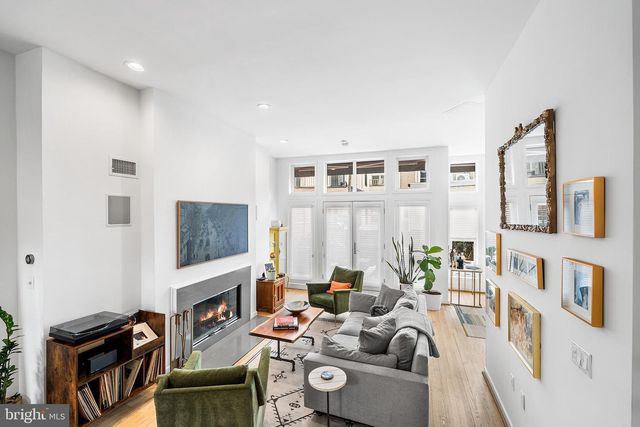 114 BAINBRIDGE ST, Philadelphia, PA 19147