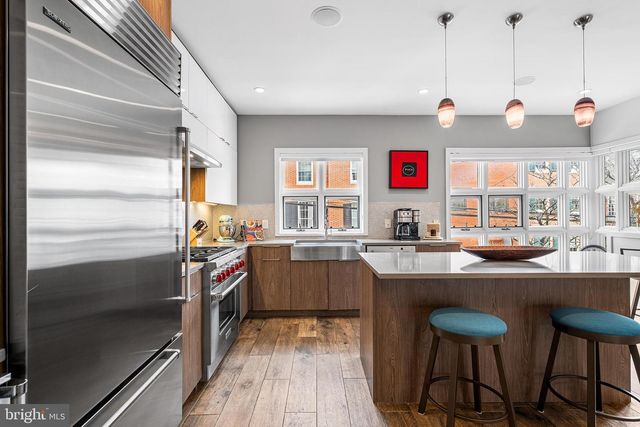 114 BAINBRIDGE ST, Philadelphia, PA 19147