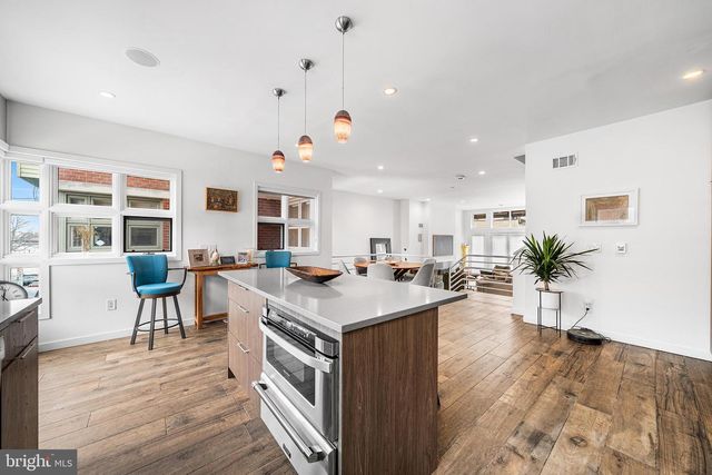 114 BAINBRIDGE ST, Philadelphia, PA 19147