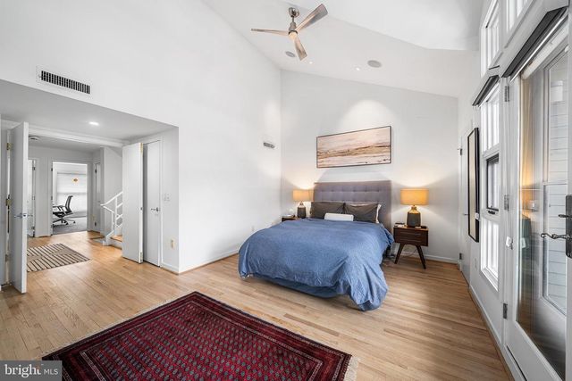 114 BAINBRIDGE ST, Philadelphia, PA 19147