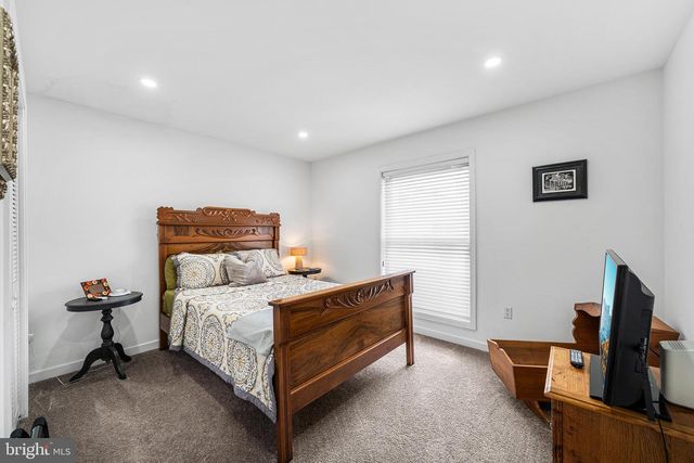 114 BAINBRIDGE ST, Philadelphia, PA 19147