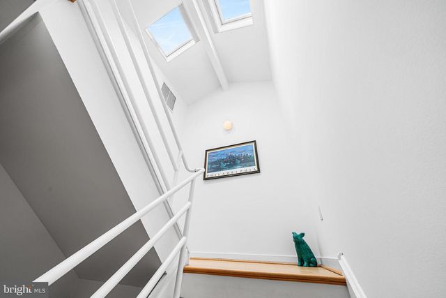 114 BAINBRIDGE ST, Philadelphia, PA 19147