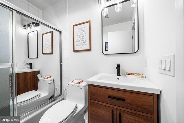 114 BAINBRIDGE ST, Philadelphia, PA 19147