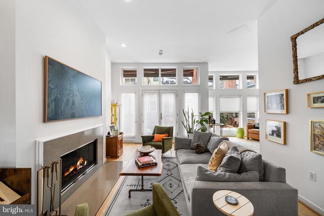 114 BAINBRIDGE ST, Philadelphia, PA 19147