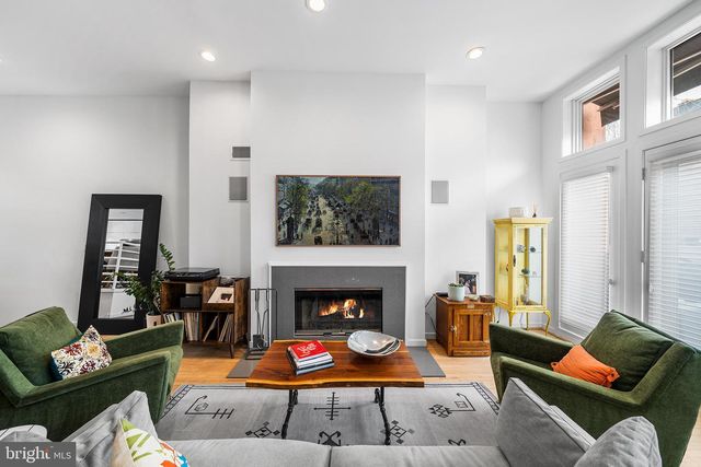 114 BAINBRIDGE ST, Philadelphia, PA 19147