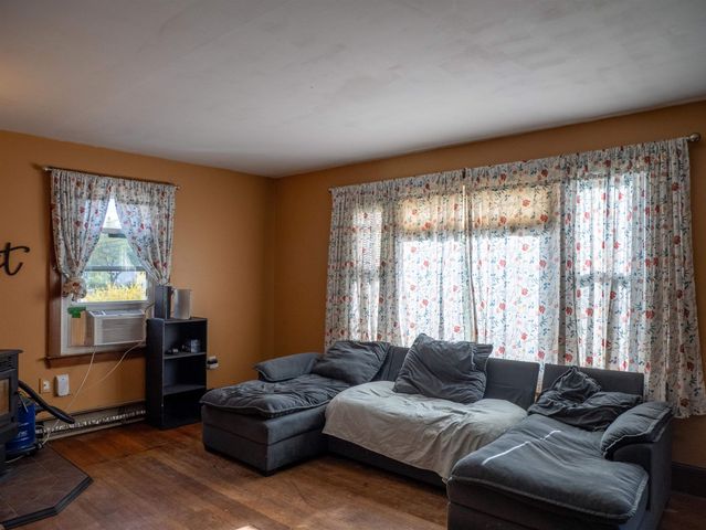 11 Guy Street, Somersworth, NH 03878