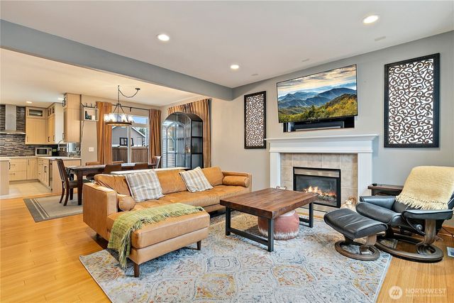 28117 239th Place SE, Maple Valley, WA 98038