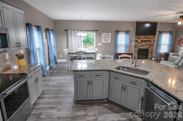 122 Windstone Drive, Troutman, NC 28166