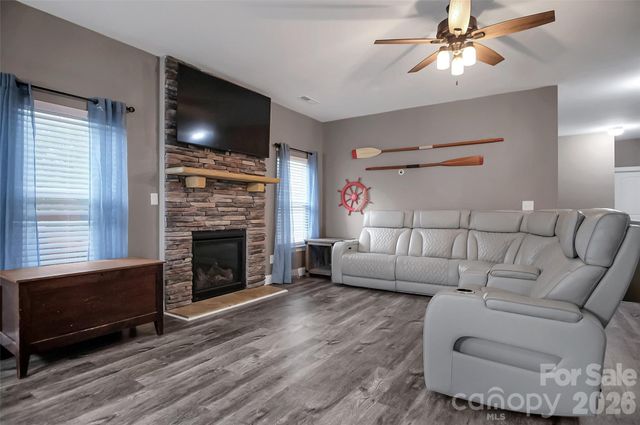 122 Windstone Drive, Troutman, NC 28166