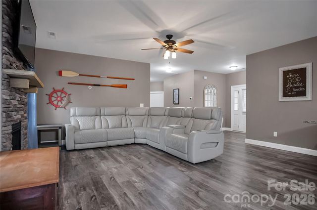 122 Windstone Drive, Troutman, NC 28166