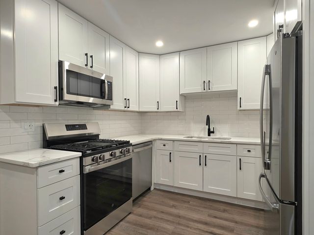 7665 W Sterling Drive, Frankfort, IL 60423