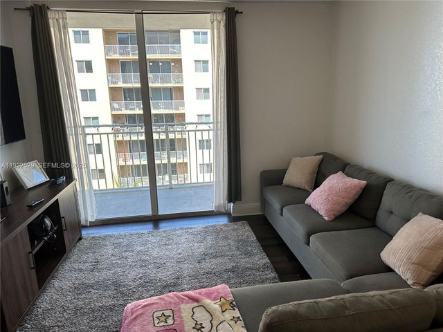 219 NW 12th Ave 705, Miami, FL 33128